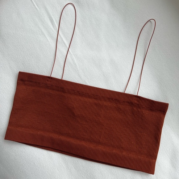 OKAKIE Jase / Micro-Strap Ribbed Crop Top - Picture 2 of 6